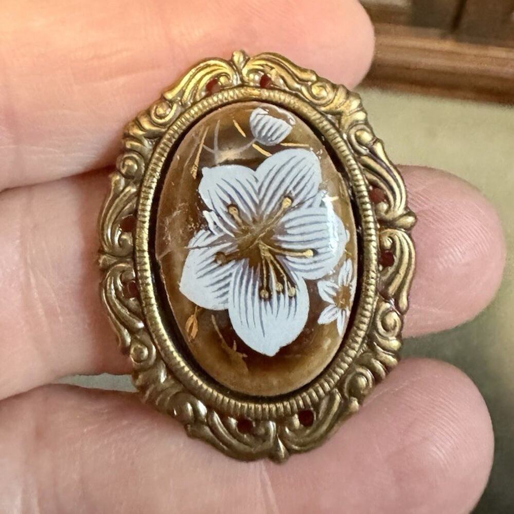 Vintage JERI-LOU Floral Reverse Painted Glass Scarf Clip Amber Victorian
